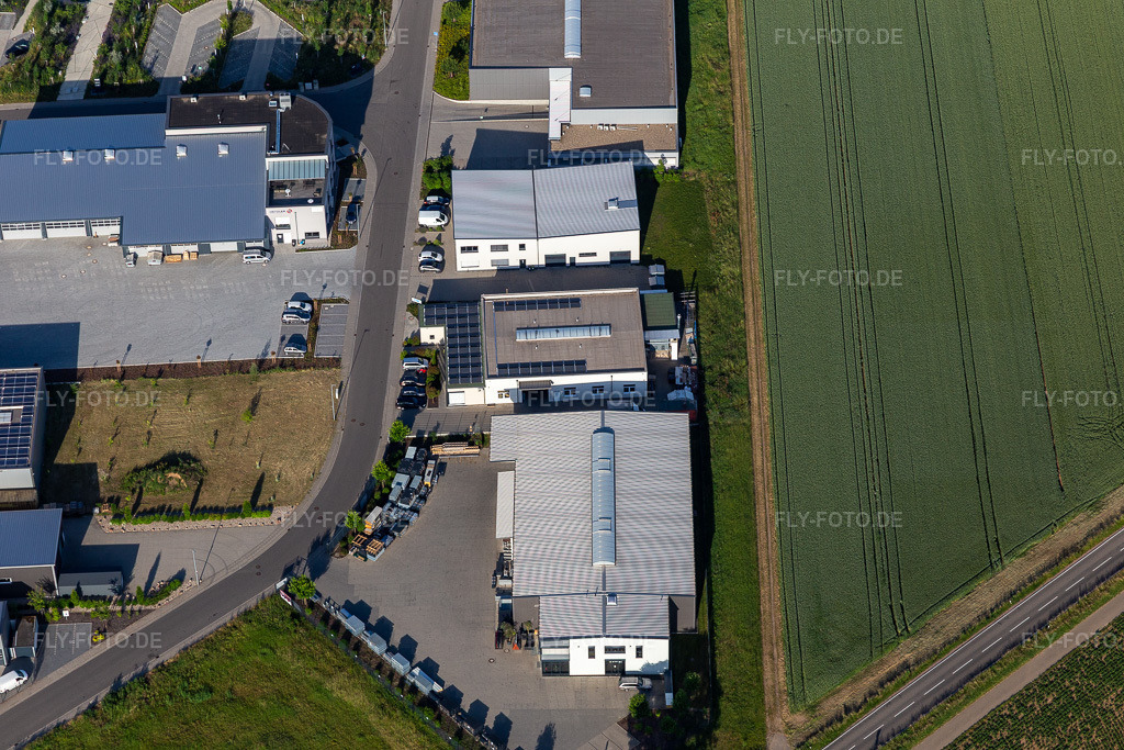 Luftbild: Einrichtungshaus Weber in Herxheim bei Landau im Bundesland Rheinland-Pfalz in Deutschland. Foto: IMG_132308.jpg vom 03.06.2022 durch Werner Riehm/FLY-FOTO.deMöbel Weber - Möbel, Küchen und Einrichtung für Ihr Zuhause