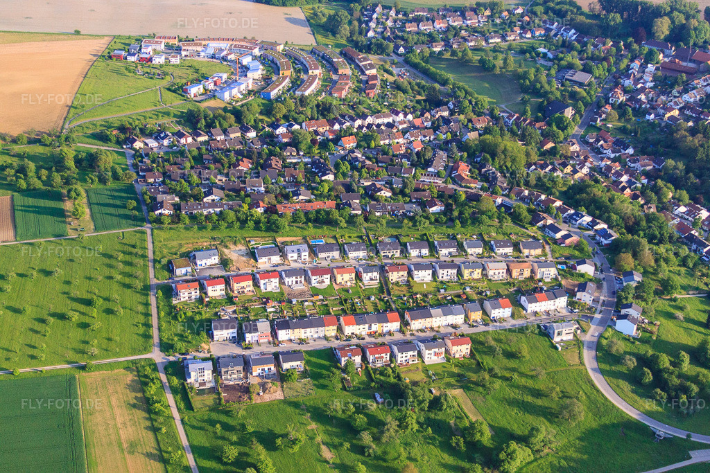 Luftbild: Wieselweg und Iltisweg im Ortsteil Hohenwettersbach in Karlsruhe im Bundesland Baden-Württemberg in Deutschland. Foto: IMG_27480.jpg vom 23.05.2010 durch Werner Riehm/FLY-FOTO.de