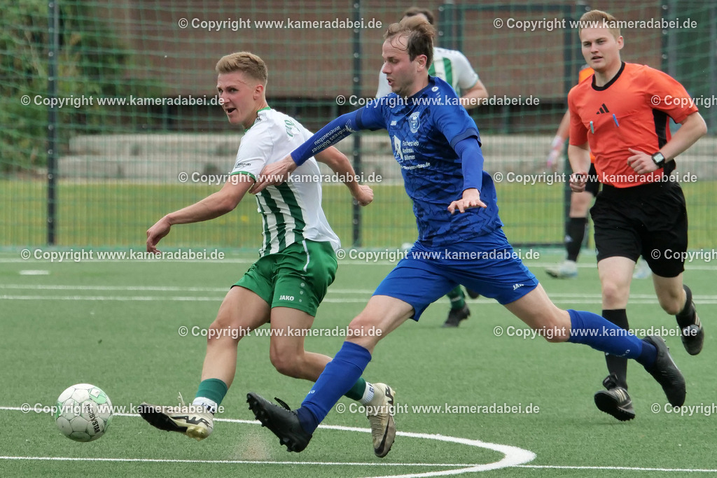 Fußball : Bezirksliga : TV Voerde - FC Sterkrade 72 | Fußball : Bezirksliga : TV Voerde - FC Sterkrade 72 am 25.05.2025 in Voerde - Realisiert mit Pictrs.com