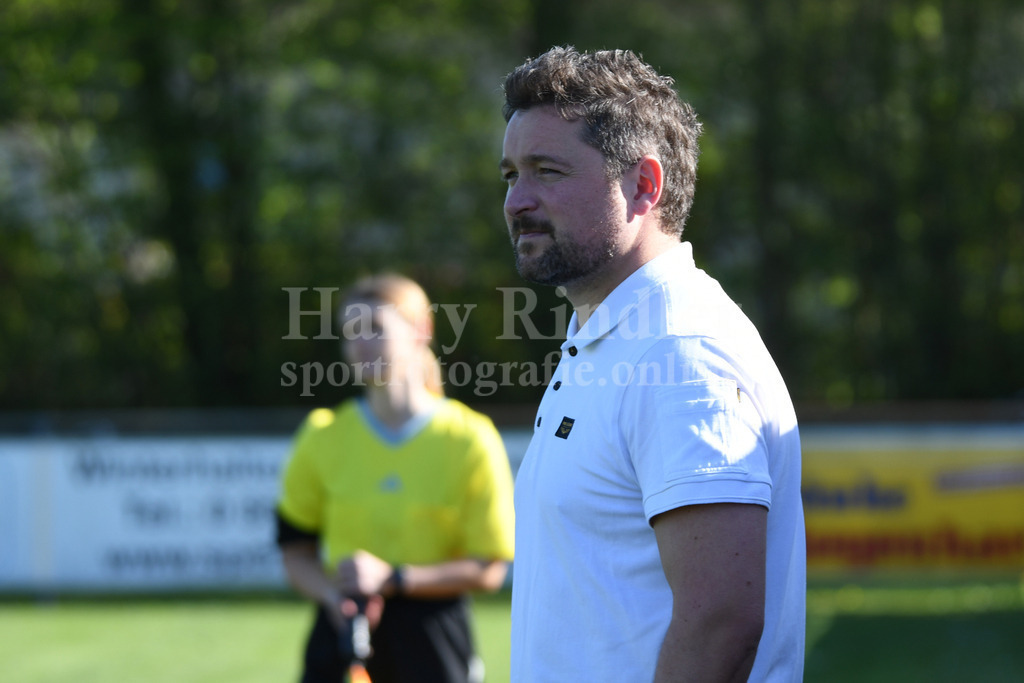 FC Künzing : SV Schöfweg | Matthias Süß (Trainer SV Schöfweg) - Realisiert mit Pictrs.com