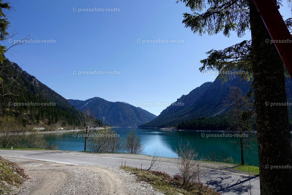 welltvi-Plansee-Impressionen-Fruehling2018_DSC4284 | Info aus dem Bezirk Reutte/Ausserfern Tirol sowie eine umfangreiche Bilddatenbank über die gesamte Region: Lechtal, Talkessel Reutte, Tannheimertal, Zwischentoren. Lech, Plansee, Zugspitze, Grenztunnel, B179, Fernpassstraße, Verkehr, Lawinen, Tradition, - Realisiert mit Pictrs.com