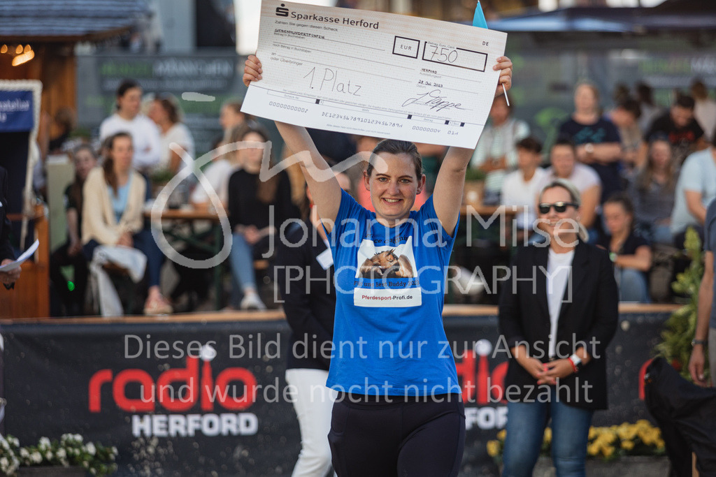 230728_BHO_Showprogramm-619 | Deine schönsten Turniermomente als professionelle Fotos! Entdecke hochwertige Pferdesport-Fotografie im Online-Shop. Jetzt Fotos finden & bestellen!