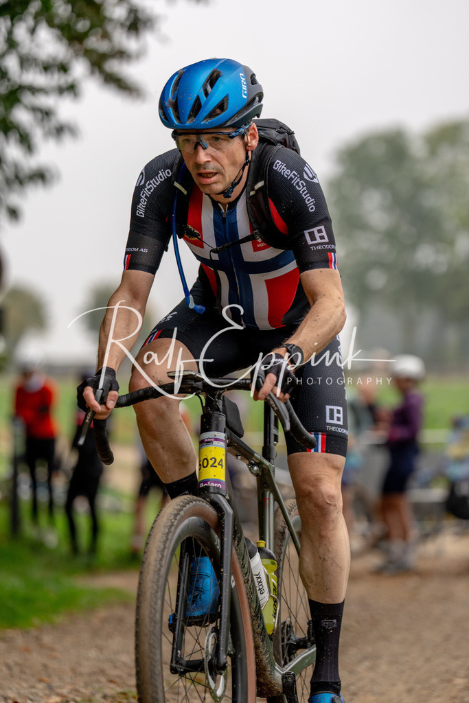 Ralf Eppink Photography 20251011_DSC00625 | Sportfotografie, Eventfotografie, Porträtfotografie, Radsport Fotograf, Triathlon Fotograf, Düsseldorf Fotograf, Köln Fotograf, Actionfotografie, Teamfotografie, Peoplefotografie, Business Portraits, Veranstaltungsfotografie, Reportagefotografie - Realisiert mit Pictrs.com