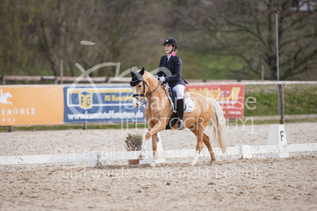 230410_Frühlingsfest_A-Dressur-532 | Deine schönsten Turniermomente als professionelle Fotos! Entdecke hochwertige Pferdesport-Fotografie im Online-Shop. Jetzt Fotos finden & bestellen!