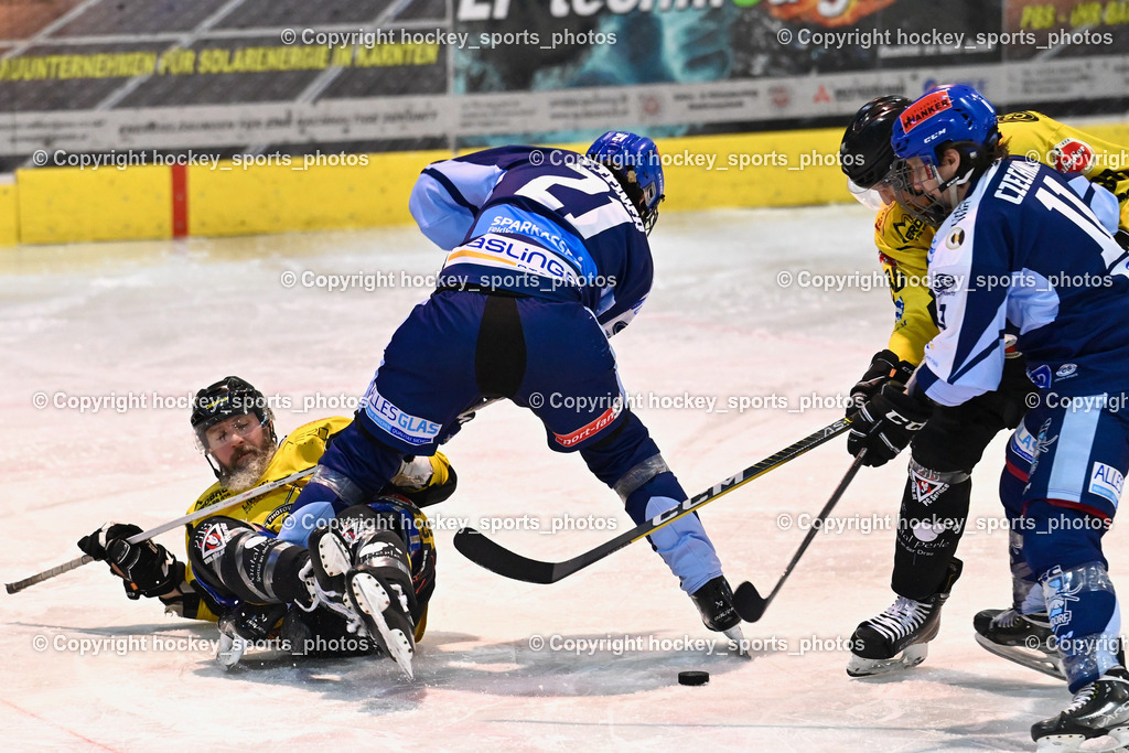 ESC Steindorf vs. EC Hornets Spittal 25.2.2024 | #33 Kabas Michael EC Hornets Spittal, #21 Steiner Moritz ESC Steindorf, #11 Czechner Sandro ESC Steindorf, ESC Steindorf vs. EC Hornets Spittal 25.2.2024, ESC Steindorf vs. EC Hornets Spittal 25.2.2024 am 25.02.2024 in Steindorf (Ossiachersee Halle), Austria, (Photo by Bernd Stefan)