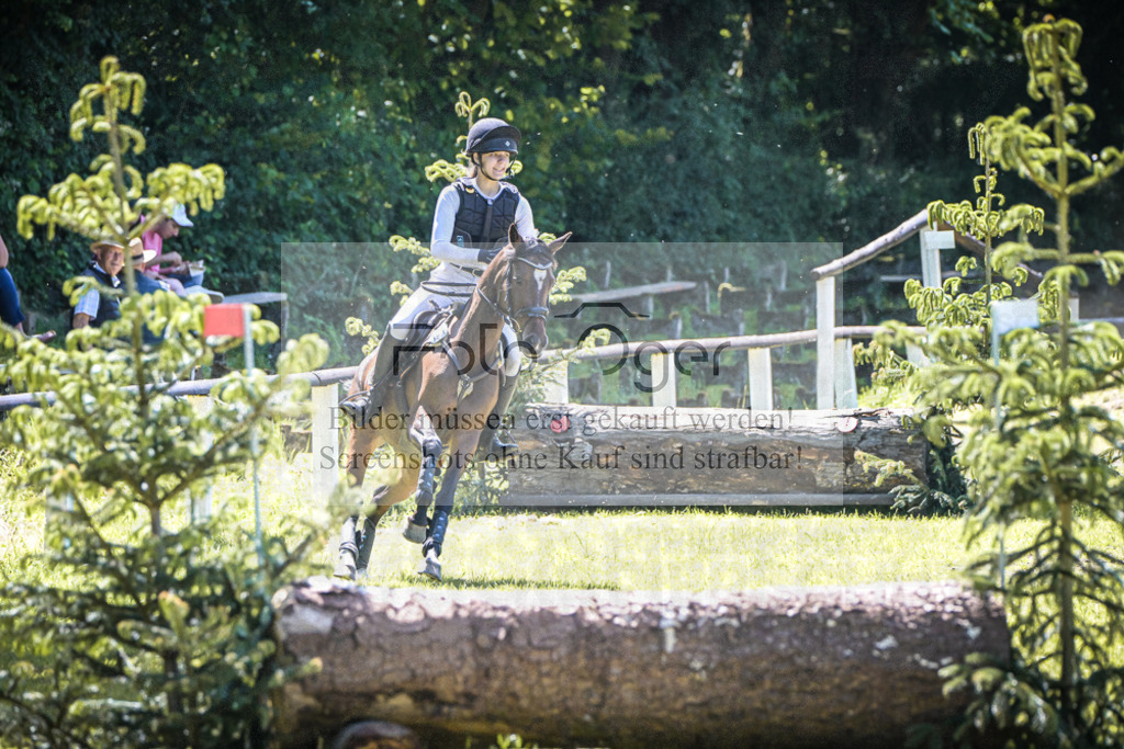 DOS_3904 | Entdecke hochwertige Reitturnierfotos von Foto Oger. Professionell, emotional und authentisch – jetzt Lieblingsmomente im Shop bestellen.Deutschlandweite Turnierfotografie. - Realisiert mit Pictrs.com