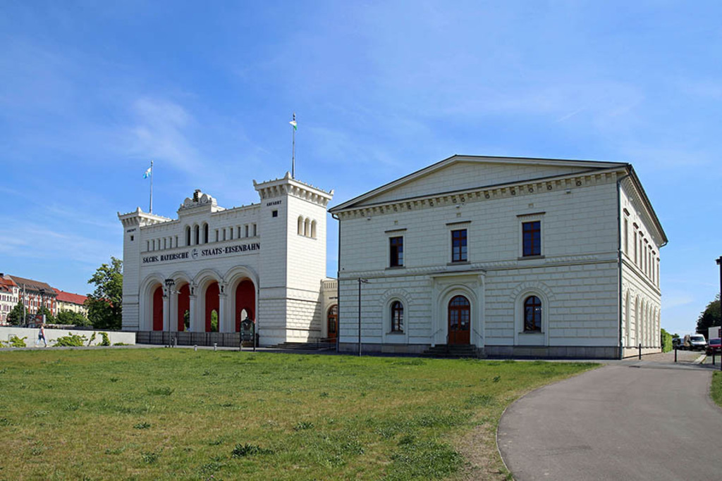 Bildlexikon Leipzig - Bayerischer Bahnhof | Das Team hinter BILDLEXIKON LEIPZIG bündelt historische wie aktuelle Informationen über die Stadt Leipzig in Text und Bild auf einer Plattform und stellt diese der interessierten Öffentlichkeit zur Verfügung.