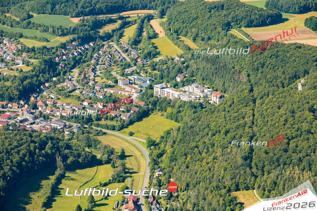 Das Luftbild zeigt :  Heiligenstadt in Oberfranken - Die Luftaufnahme wurde 2024 vom UL-Flugzeug aus erstellt ( keine Drohne ) - Hochauflösende Luftaufnahme - Für grossformatige Ausdrucke geeignet. Die Geschenkidee !Mit Lizenz und Bildrechte bestellbar