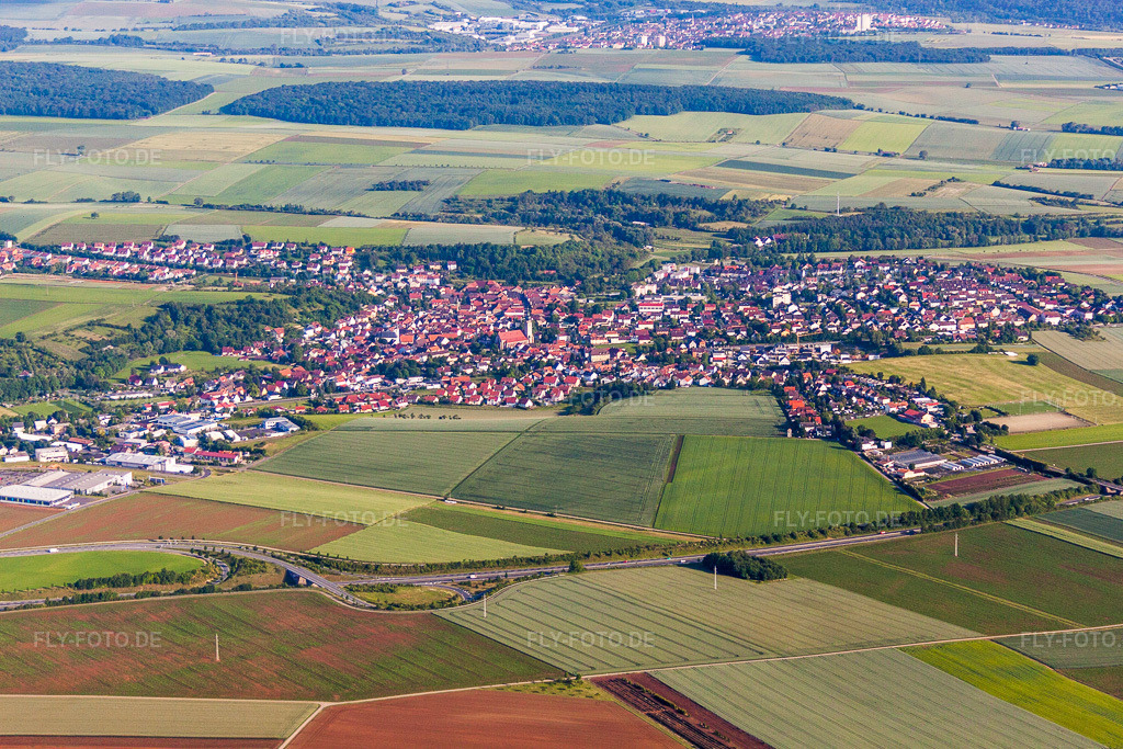 Luftbild: Ortsansicht der Straßen und Häuser der Wohngebiete in Rimpar im Bundesland Bayern in Deutschland. Foto: IMG_66208.jpg vom 30.05.2014 durch Werner Riehm/FLY-FOTO.de