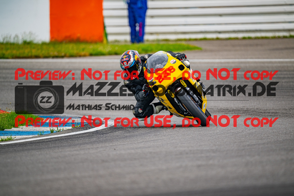 MaZZes_FotoMatrix_240701_6007705_3251 | WEISS