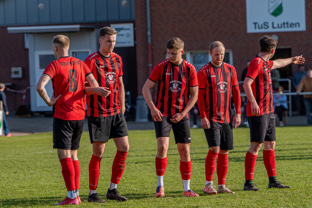 Fußball I Herren I Saison 2025-2026 I Bezirksliga Weser-Ems 4 I 24. Spieltag I TuS Lutten - TuS Frisia Goldenstedt I 13723 | jns.sportfotos - Realisiert mit Pictrs.com