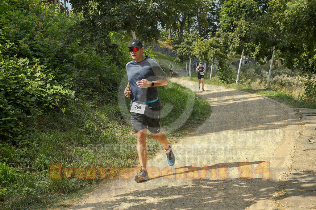 250824_1457_EX1_8179 | Sportfotografie im Rhein-Sieg Kreis, Köln, Bonn, NRW, Rheinland Pfalz, Hessen, etc. Unser Tätigkeitsfeld umfasst den Laufsport vom Volkslauf über den Marathon, Duathlon, Triathon bis zum Ultralauf wie Kölnpfad Ultra oder Schindertrail.