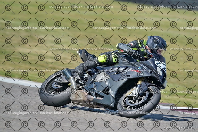 26BT02-0869 | markuskiefer.com - Realisiert mit Pictrs.com