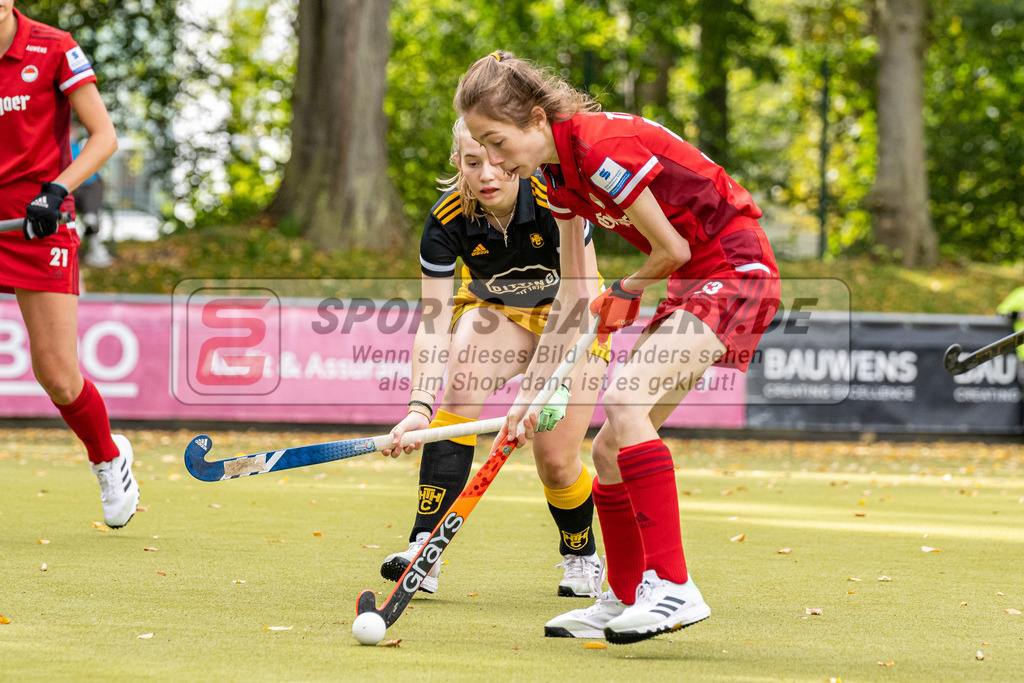 SFE_20221008_0027 | 1. Bundesliga Hockey Damen Rot-Weiss Köln - Harvestehuder THC am 08.10.2022 in Köln (KTHC Stadion Rot-Weiss Köln Tennis and Hockey Club), Photo: Stephan Fehrmann 2022 (Sports-Gallery), Lea Thomas ( Rot-Weiss Köln #35 )
