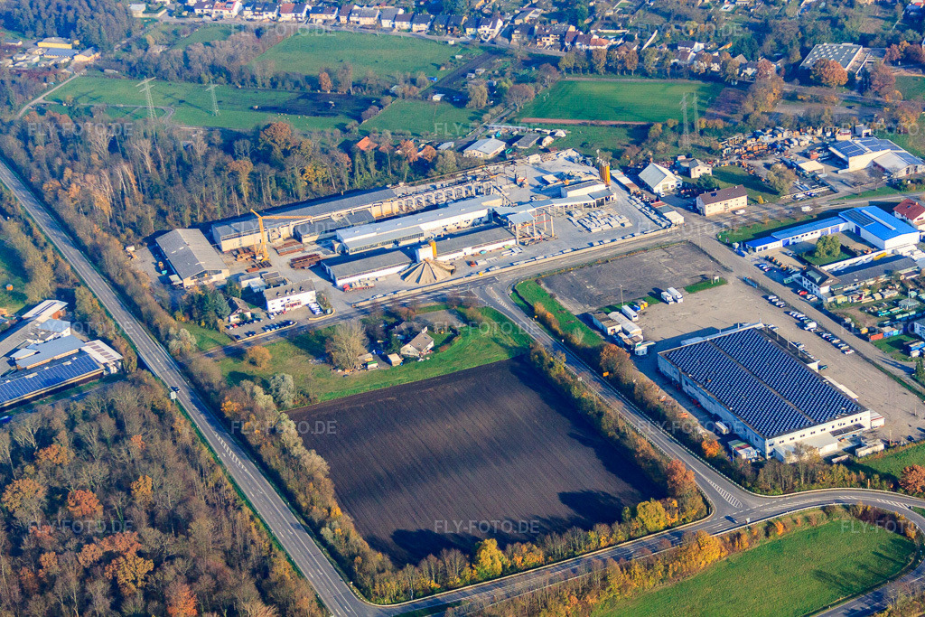 Luftbild: Schneider Betonfertigteilewerk GmbH im Ortsteil Huttenheim in Philippsburg im Bundesland Baden-Württemberg in Deutschland. Foto: IMG_60941.jpg vom 18.11.2013 durch Werner Riehm/FLY-FOTO.deWWW.BETONWERK-SCHNEIDER.DE