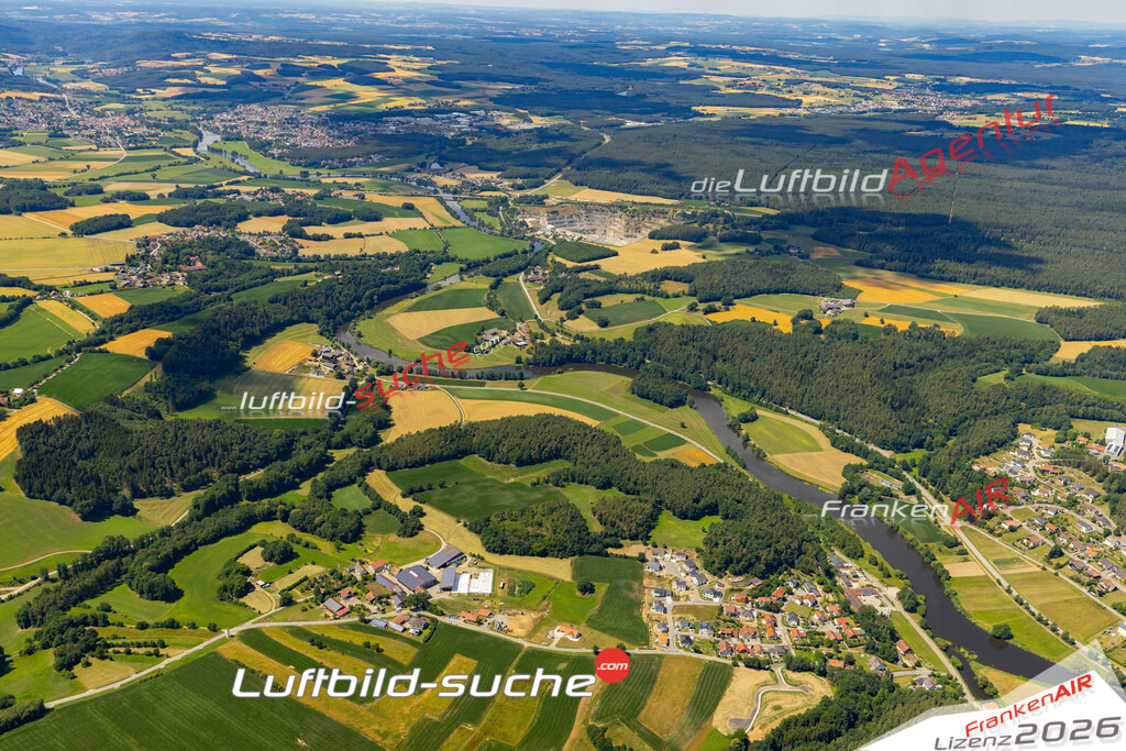 Die Luftaufnahme Saubuckel - Reichenbach wurde 2022 vom Flugzeug aus (keine Drohne) erstellt. Hohe Auflösung -für große Poster und Wandbilder geeignet - Garantiert!