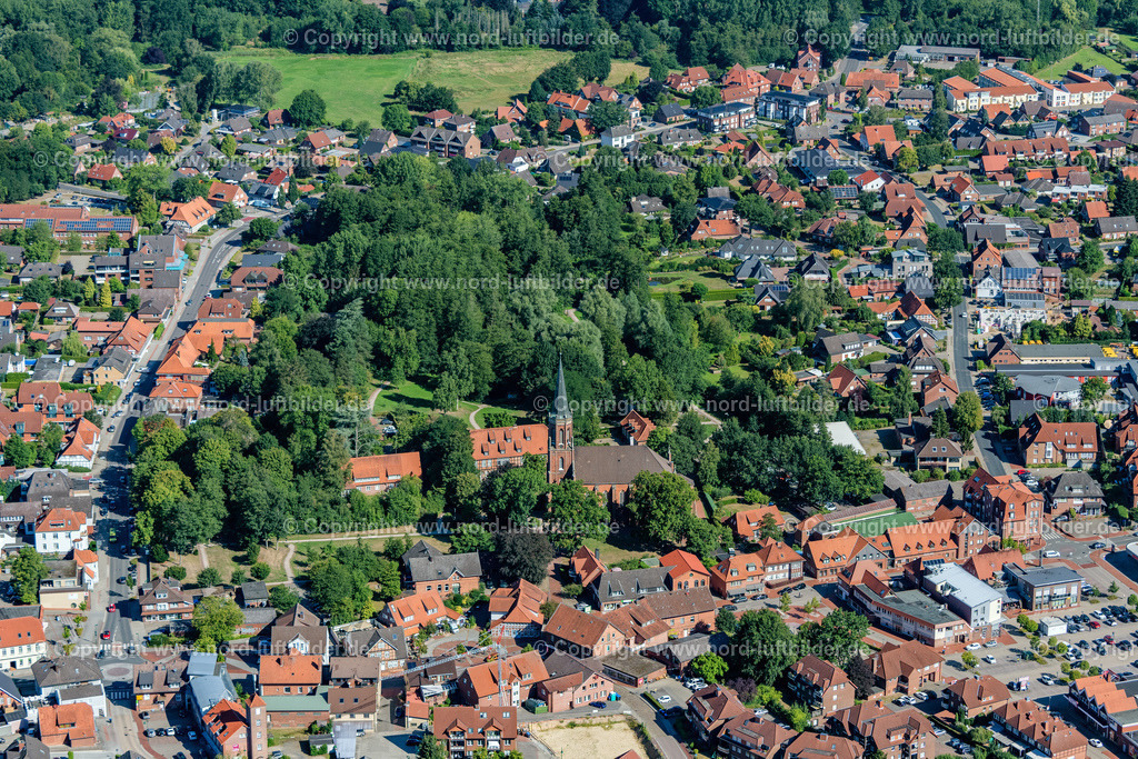 Harsefeld_Centrum_ELS_6976110822 | HARSEFELD 11.08.2022 Stadtansicht des Innenstadtbereiches in Harsefeld im Bundesland Niedersachsen, Deutschland. // City view on down town in Harsefeld in the state Lower Saxony, Germany. Foto: Martin Elsen