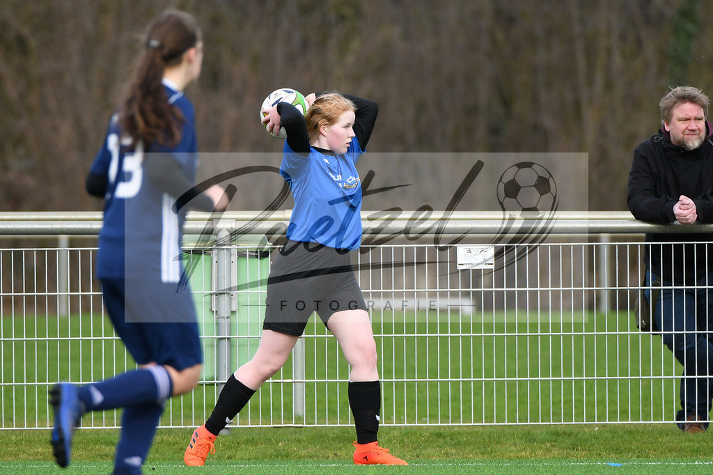 LENGRE20200229_0022 | Fussball, C-Juniorinnen:   bei dem Testspiel zwischen SC Preussen Lengerich und TSG 07 Burg Gretesch im Windmoeller &amp; Hoelscher Stadion am 29.02.2020 in Lengerich, Deutschland. - Realisiert mit Pictrs.com