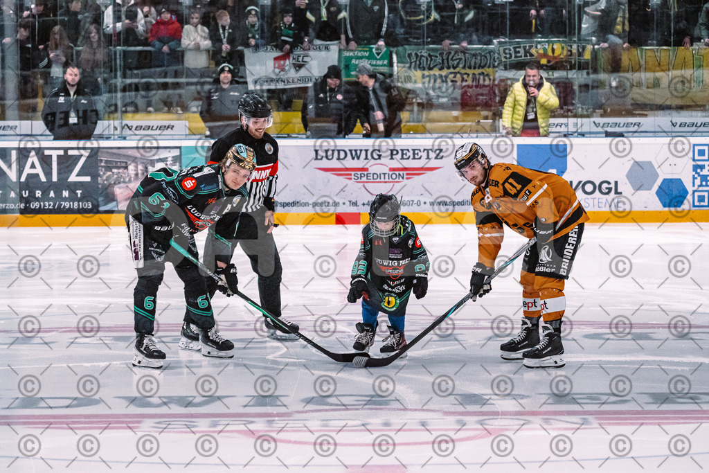 Alligators_vs_Fuessen_01_03_2026_PP-4 | Höchstadt Alligators Fotogalerie: Eishockey-Action aus Franken. Professionelle Spielfotos, Portraits & Stadionbilder zum Download. Jetzt entdecken! - Realisiert mit Pictrs.com