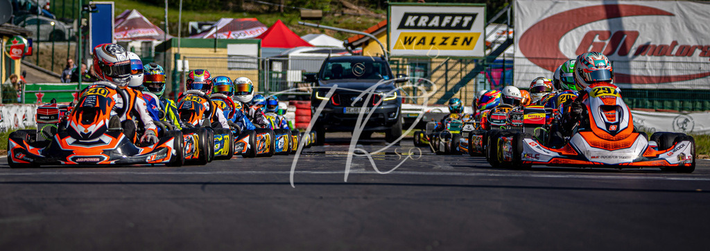 7A8F09DF-B66A-40C9-A435-07104BB7F099 | traudl_s_fotos