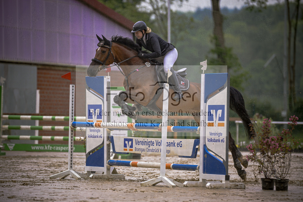 20240505-DOS_7381 | Entdecke hochwertige Reitturnierfotos von Foto Oger. Professionell, emotional und authentisch – jetzt Lieblingsmomente im Shop bestellen.Deutschlandweite Turnierfotografie. - Realisiert mit Pictrs.com
