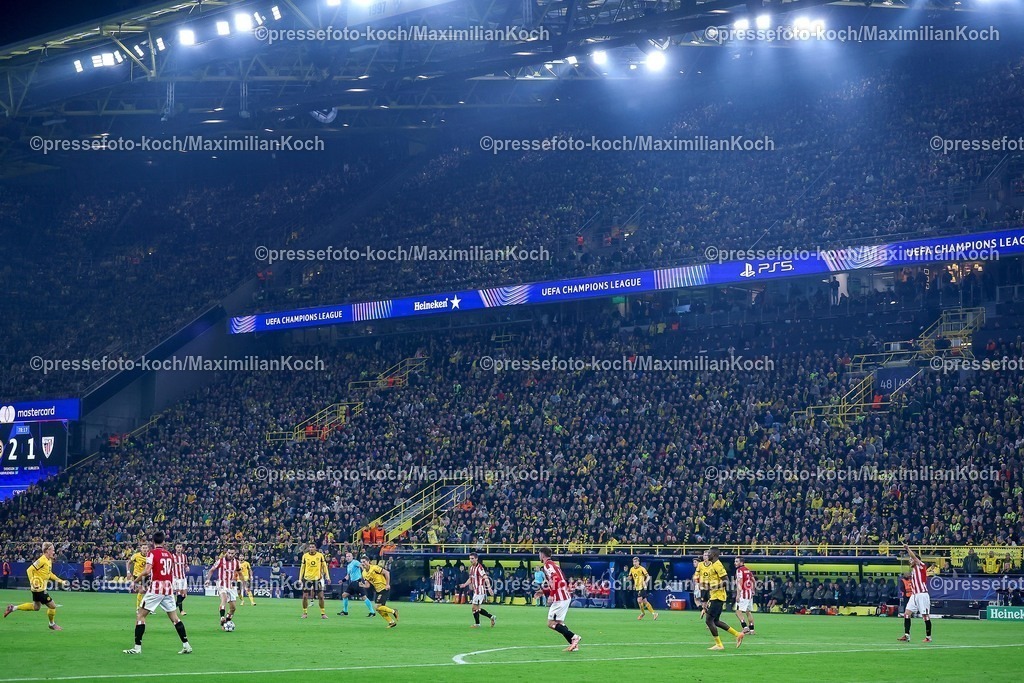 UCL01102501232 | 01.10.2025, Fußball, UEFA Champions League, Borussia Dortmund - Athletic Club Bilbao, BVB Stadion, 2. Spieltag, Saison 2025 2026: Die volle Tribüne im Flutlicht  Regulations prohibit any use of photographs as image sequences and or quasi-video.