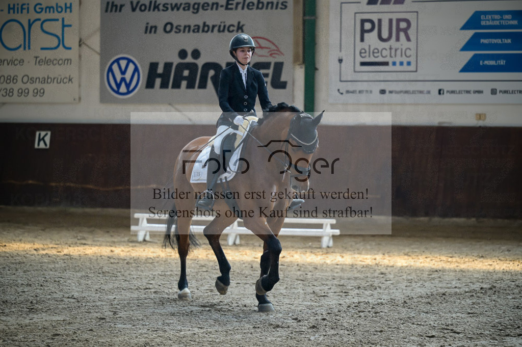 Reitturnier Voxtrup | Entdecke hochwertige Reitturnierfotos von Foto Oger. Professionell, emotional und authentisch – jetzt Lieblingsmomente im Shop bestellen.Deutschlandweite Turnierfotografie. - Realisiert mit Pictrs.com