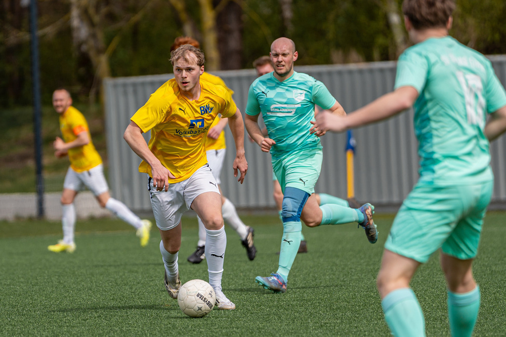 Fußball I Herren I Saison 2025-2026 I 1. Kreisklasse VEC I 18. Spieltag I BW Lohne III - SV Fortuna Einen I 23308-2 | jns.sportfotos - Realisiert mit Pictrs.com