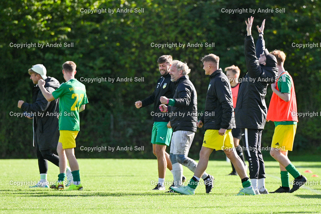 TS Einfeld vs SVE Comet Kiel | Jubel bei Comet über den 5:4-Auswärtssieg / Fußball-Verbandsliga Ost Männer 2026/2027 / TS Einfeld vs SVE Comet Kiel / C-Platz TSE / Neumünster / 05.09.26 - Realisiert mit Pictrs.com