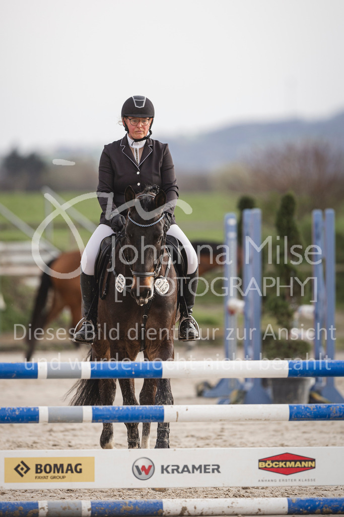 240330_Fruehlingsfest_Amateur-SprPf-A-205 | Deine schönsten Turniermomente als professionelle Fotos! Entdecke hochwertige Pferdesport-Fotografie im Online-Shop. Jetzt Fotos finden & bestellen!