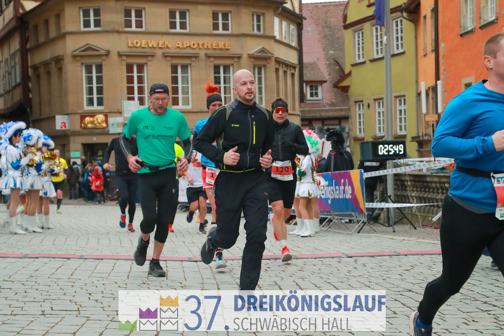 VR Bank Hauptlauf 10000m | 3 Koenigslauf 2023 - Realisiert mit Pictrs.com