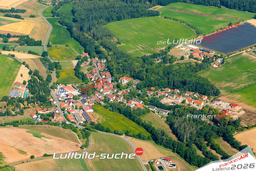 Das Luftbild zeigt : Obersteinbach Markt Taschendorf - Die Luftaufnahme wurde 2023 vom UL-Flugzeug aus erstellt ( keine Drohne ) - Hochauflösende Luftaufnahme - Für grossformatige Ausdrucke geeignet. Die Geschenkidee !Mit Lizenz und Bildrechte bestellbar