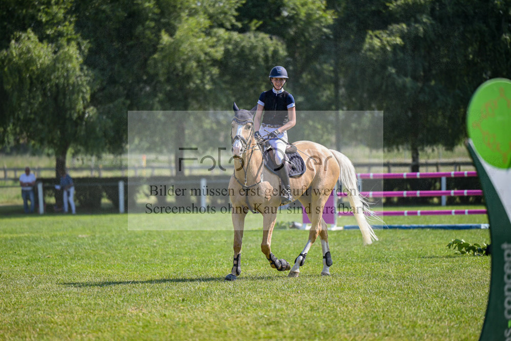 Reitturnier Voxtrup | Entdecke hochwertige Reitturnierfotos von Foto Oger. Professionell, emotional und authentisch – jetzt Lieblingsmomente im Shop bestellen. - Realisiert mit Pictrs.com