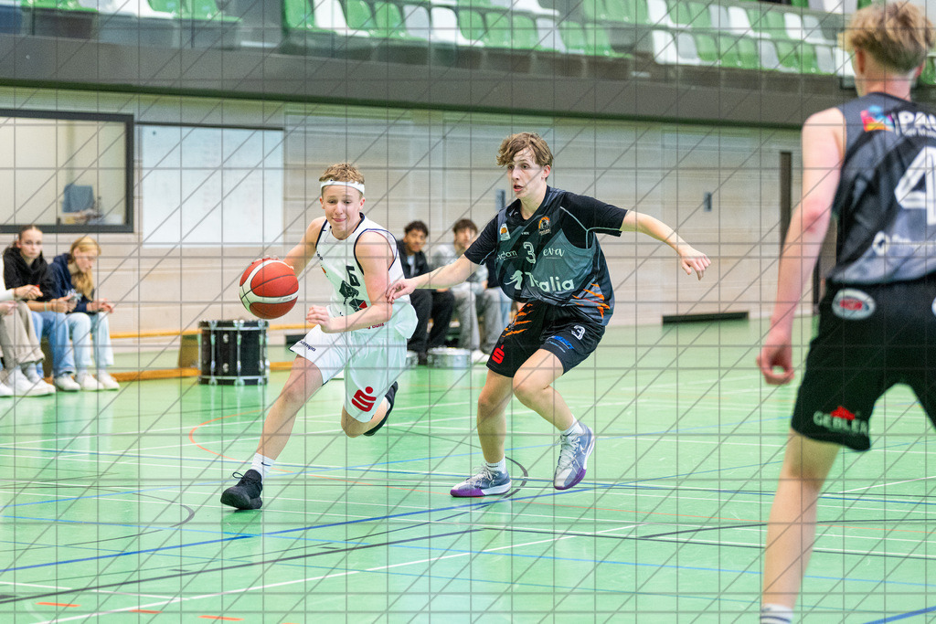 JBBL 24/25 | 27.10.2024 | Charisma Young Bulls vs. BBA Hagen | JBBL 24/25 | 27.10.2024 | Charisma Young Bulls vs. BBA Hagen - - - - - CREDIT, www.bullenfotos.de, Martin König, Hörner Weg 40, D-49078 Osnabrück, +4917663732967, Nutzung und Weitergabe nur zu den vereinbarten Zwecken. Presseanfragen an Urheber. Alle Rechte beim Urheber. - - - - - - Realisiert mit Pictrs.com