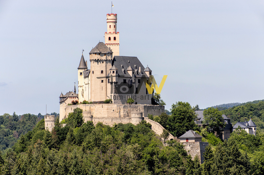 Blick auf die schöne Marksburg am Mittelrhein | Ein sehr schöner Blick auf die Marksburg im Mittelrhein. - Realisiert mit Pictrs.com
