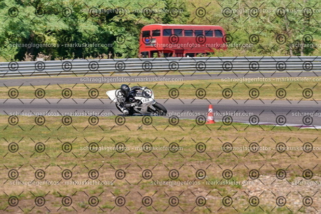 26bt05-0066 | markuskiefer.com - Realisiert mit Pictrs.com