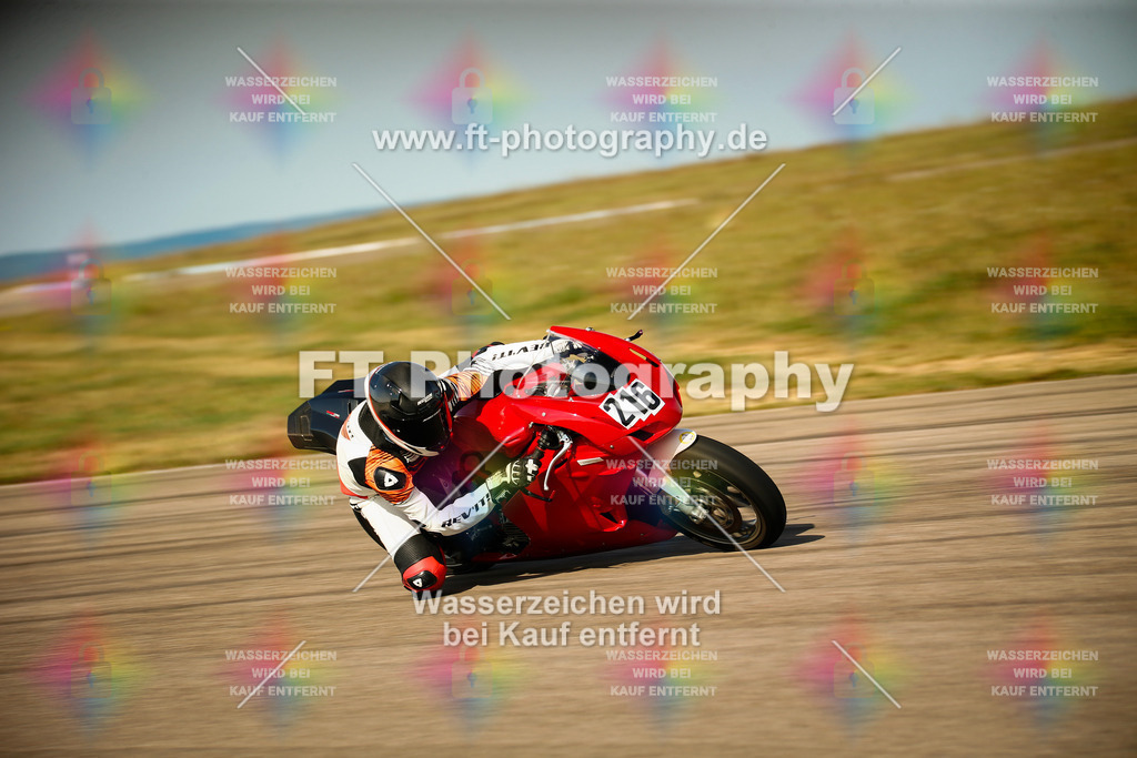 _MOT5847 | Hier findet Ihr Bilder von Touristenfahrten auf der Nürburgring Nordschleife oder von anderen Veranstaltungen die ich besucht habe. Viel Spass beim Durch Schauen 