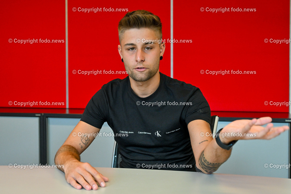 Florian Tomaschko_ Hebamme_ 28.08.2023-2 | 28.8.2023, Linz, AUT, Linz, im Bild Florian Tomaschko (22, maennliche Hebamme)