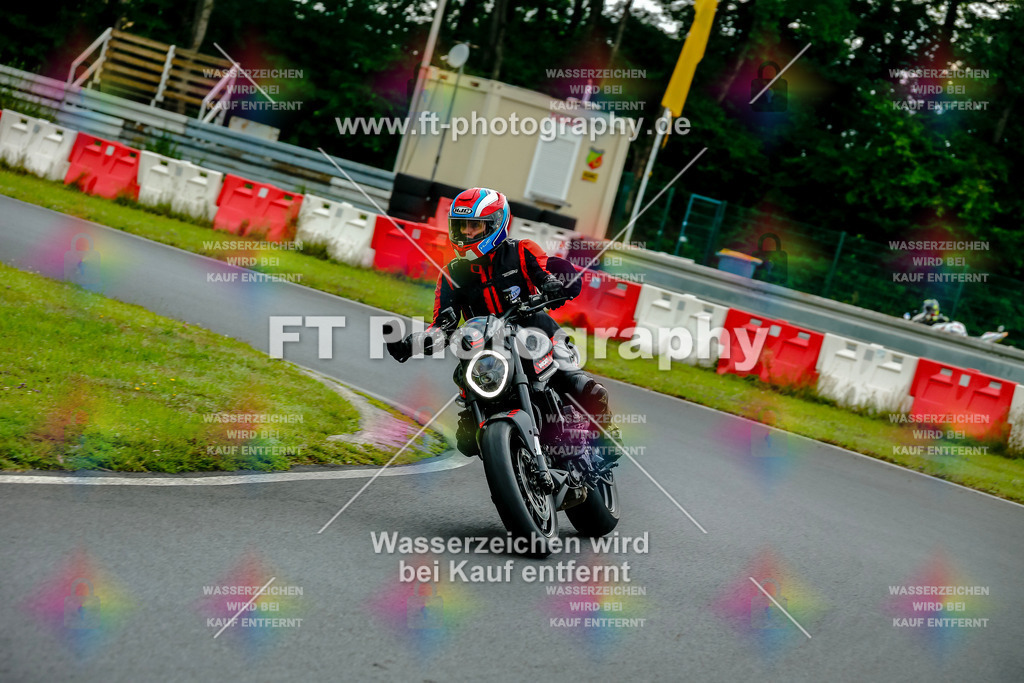 VBK-3737 | Hier findet Ihr Bilder von Touristenfahrten auf der Nürburgring Nordschleife oder von anderen Veranstaltungen die ich besucht habe. Viel Spass beim Durch Schauen 