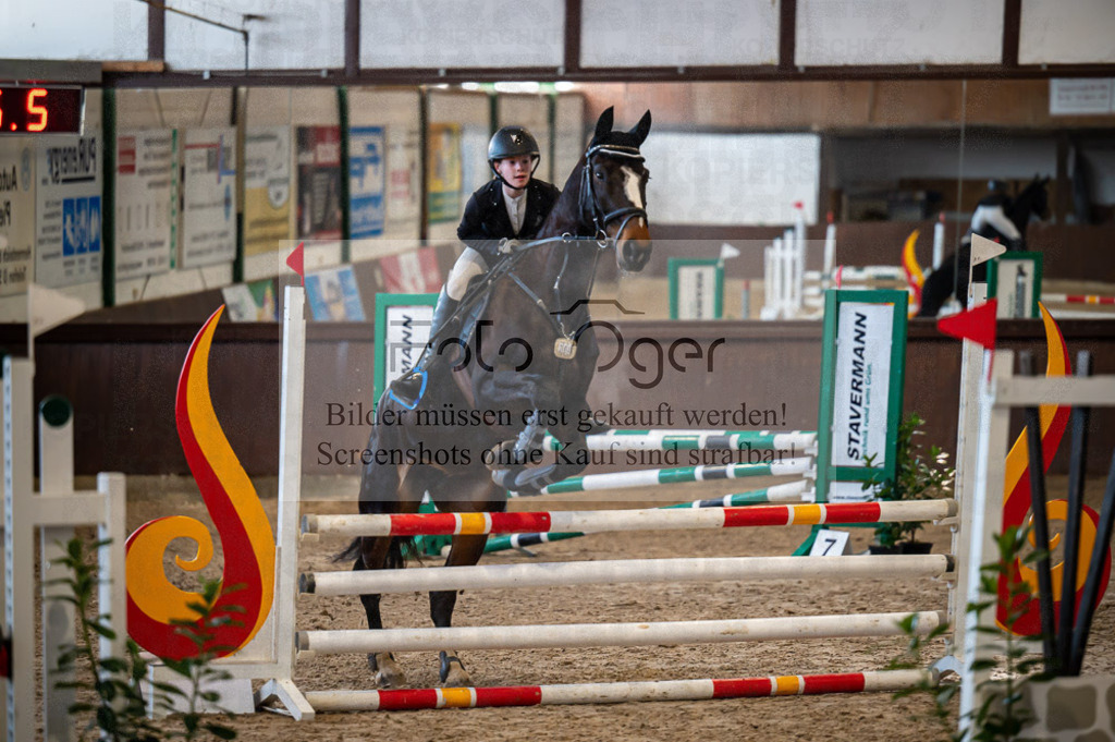 Hallenreittunier Voxtrup 2023 | Entdecke hochwertige Reitturnierfotos von Foto Oger. Professionell, emotional und authentisch – jetzt Lieblingsmomente im Shop bestellen.Deutschlandweite Turnierfotografie. - Realisiert mit Pictrs.com