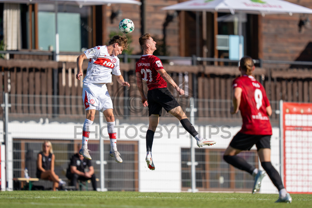 SG Sonnenhof Großaspach vs. Fortuna Köln, Fussball, 3. Liga, 1. Spieltag, 08.08.2026 | Zweikampf zwischen Loris Maier (SG Sonnenhof Großaspach, #27) und Seymour Funger (Fortuna Köln, #05),SG Sonnenhof Großaspach vs. Fortuna Köln, Fussball, 3. Liga, 1. Spieltag, 08.08.2026,DFB regulations prohibit any use of photographs as image sequences and/or quasi-video