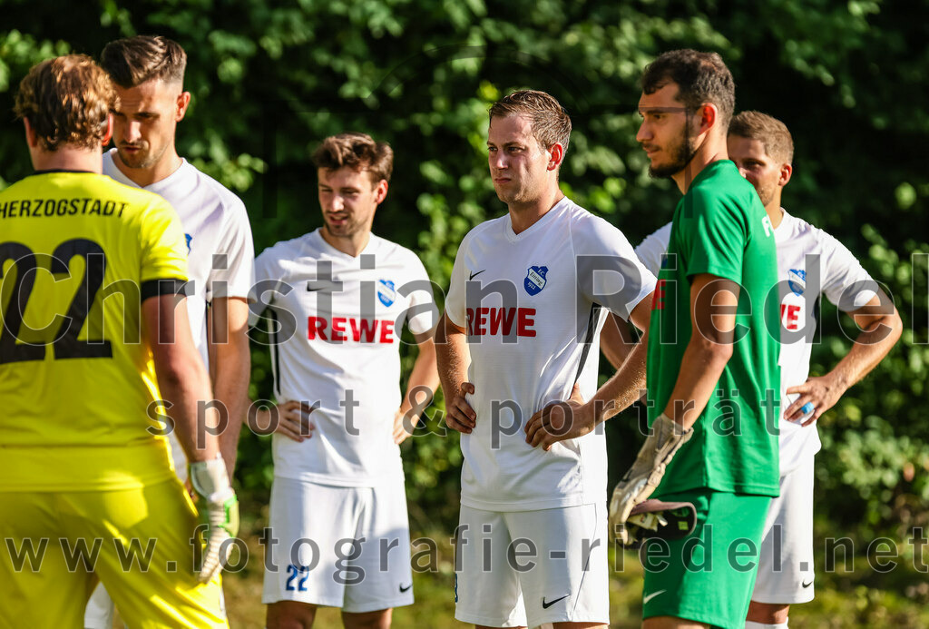 2023-07-18_013_FC_Herzogstadt_gegen_FC_Eitting | Erding, Deutschland, 18.07.2023:
Fußball, TOTO Pokal 2023 / 2024, 1. Spieltag, FC Herzogstadt gegen FC Eitting, Endergebnis: 2:4 n.E.

Foto: Christian Riedel / fotografie-riedel.net
