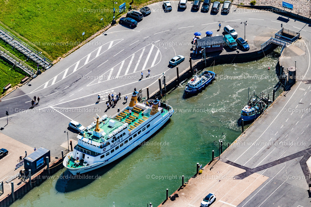 Nordstrand_Adler_V_Adler_Schiffe_im_Hafen_ELS_8122130822 | NORDSTRAND 13.08.2022 Passagier- und Fahrgast- Schiff " Adler V " Rederei " Ader Schiffe "im Hafen in Nordstrand Nordfriesland im Bundesland Schleswig-Holstein, Deutschland. // Passenger ship "Adler V" shipping company "Ader Schiffe" in the harbor in Nordstrand Nordfriesland in the state Schleswig-Holstein, Germany. Foto: Martin Elsen