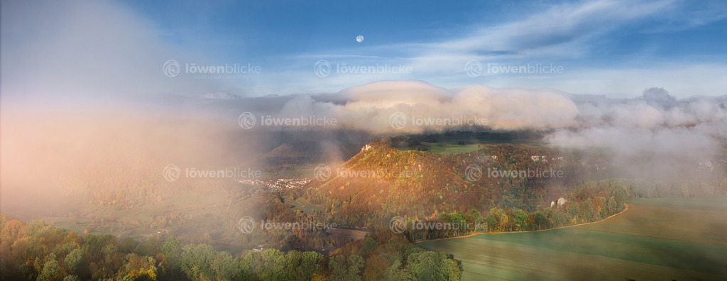 Hausen bei nebeligem Sonnenaufgang | löwenblicke | shop