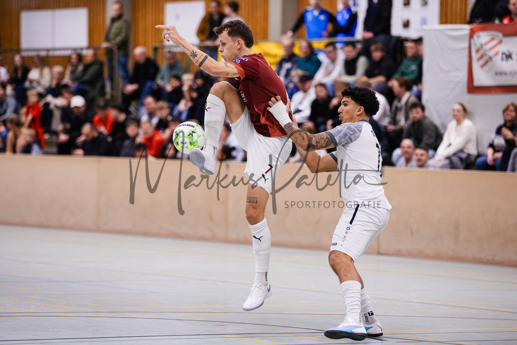 20251221-turnier-nienberge-finale-0001 | Das ist die Fotodatenbank für authentische Sportfotografie aus Münster: Markus Paletta fotografiert Teams, Sportler:innen, Kinder, Events & Unternehmen. - Realisiert mit Pictrs.com