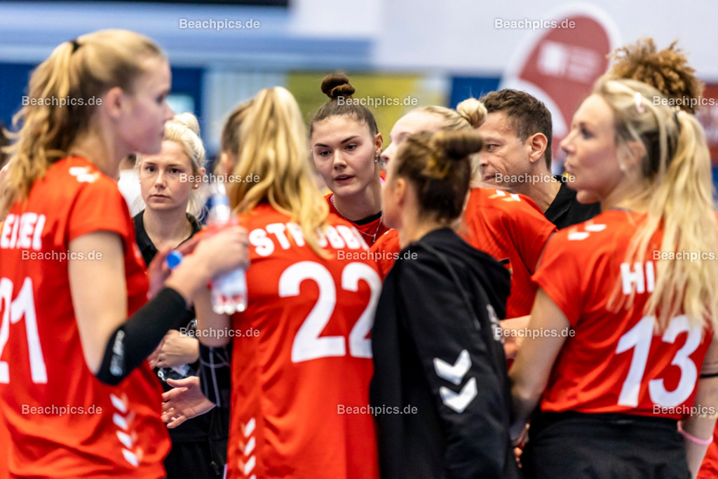 2022-00063290-Testspiel-Deutschland-Brasilien | Anastasia CEKULAEV #24 (Mittelblock) GER mittig, 17.09.2022; Berlin Foto: Gerold Rebsch - www.beachpics.de

