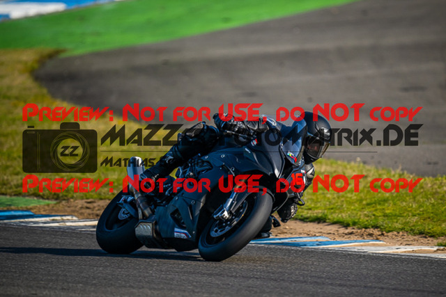 MaZZes_FotoMatrix_230410_1704 | ROT