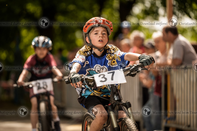 Eierlesen 2026 | Sie wurden bei einem Event oder Sportanlass fotografiert? Hier finden sie ihre Bilder! - Realisiert mit Pictrs.com