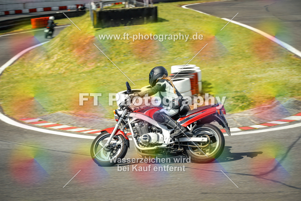 OBK_Mai_Martina_Markus-10817 | Hier findet Ihr Bilder von Touristenfahrten auf der Nürburgring Nordschleife oder von anderen Veranstaltungen die ich besucht habe. Viel Spass beim Durch Schauen 