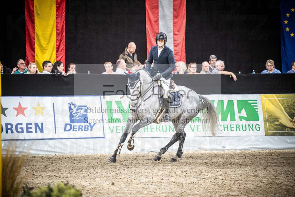 DOS_0913 | Entdecke hochwertige Reitturnierfotos von Foto Oger. Professionell, emotional und authentisch – jetzt Lieblingsmomente im Shop bestellen.Deutschlandweite Turnierfotografie. - Realisiert mit Pictrs.com
